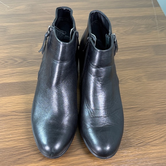 Ecco Women’s Black Textured Leather Ankle Boots Size 10 - Picture 1 of 11